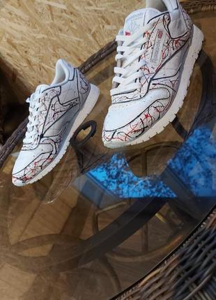 В наличии reebok