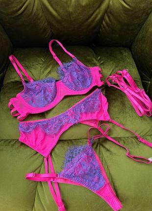 Эротическое белье бюстгальтер стринги пояс для чулок