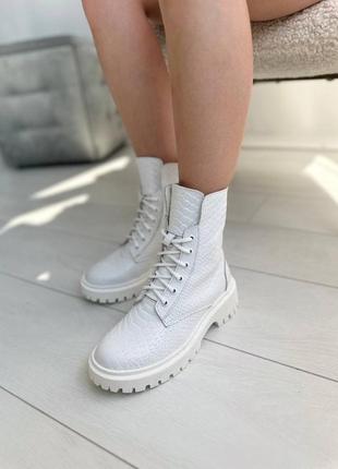 Белые ботинки из натуральной кожи2 фото