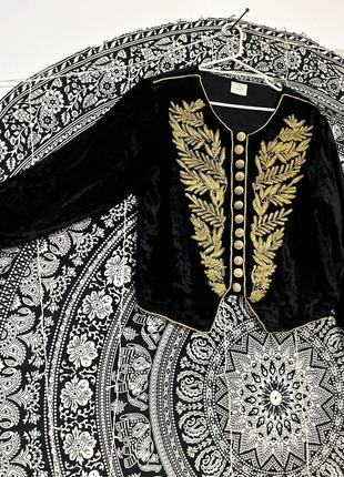 Вінтажний оксамитовий піджак з вишивкою із золотих ниток на круглих ґудзиках вінтаж3 фото