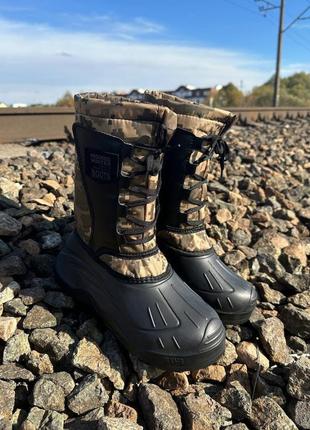 Теплые водонепроницаемые резиновые сапоги на шнуровке пиксель