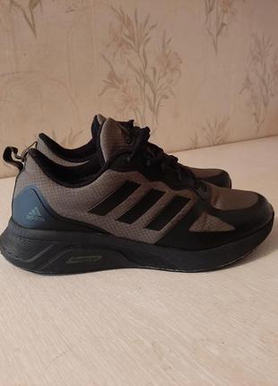 Кроссовки adidas