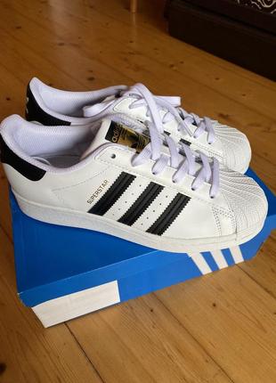 Новые оригинальные крассовки от adidas originals superstar2 фото