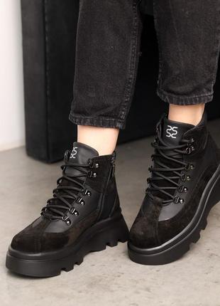 Модные женские черные зимние ботинки на массивной/высокой подошве, замшевые, кожаные на меху, зима4 фото