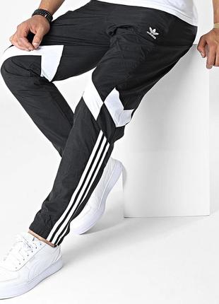 Нейлоновые брюки adidas