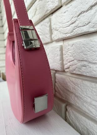 Розовая сумка багет из экокожи9 фото