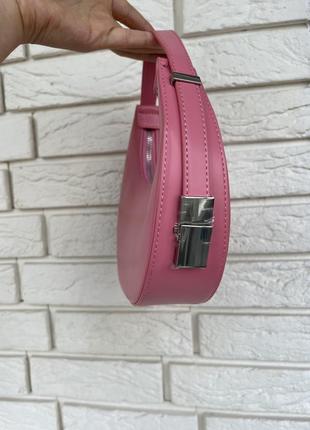 Розовая сумка багет из экокожи3 фото