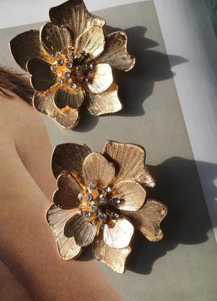 Стильные серьги