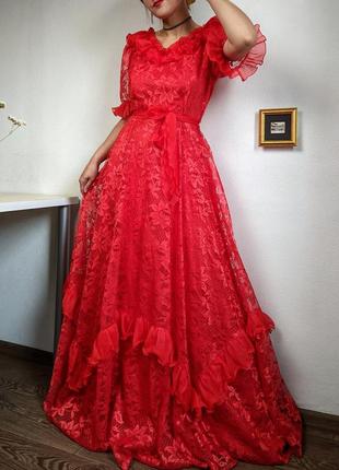 Платье бальное красное готическое свадебное вечернее старинный театр пышное длинное кружево воланы пояс s m l1 фото