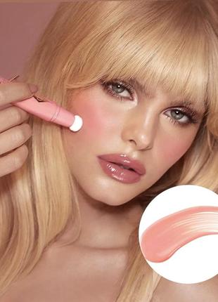 Рум’яна від бренду charlotte tilbury створюють2 фото