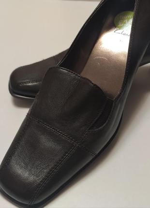 Шкіряні шоколадні туфлі, clarks, р.6, устілка 25 см.