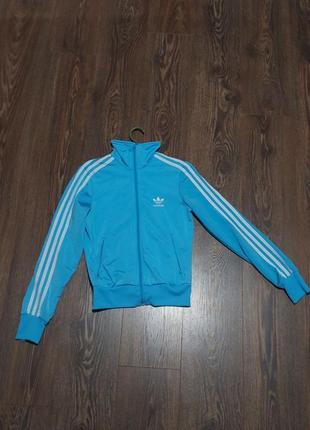 Продаю зипку adidas