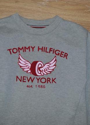 Свитшот с принтом от tommy hilfiger 2