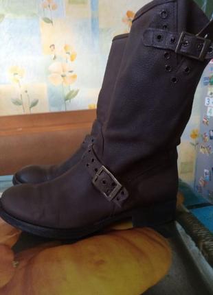 Шкіряні чоботи фірми bata 36 приблизно -23,5 см