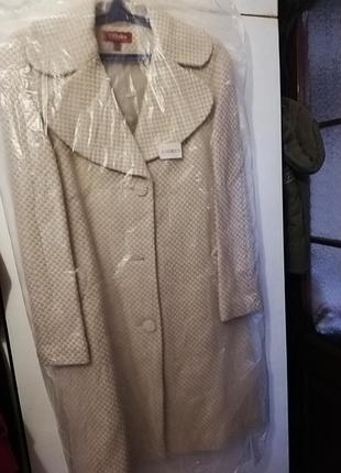 Нове пальто 44 - 46