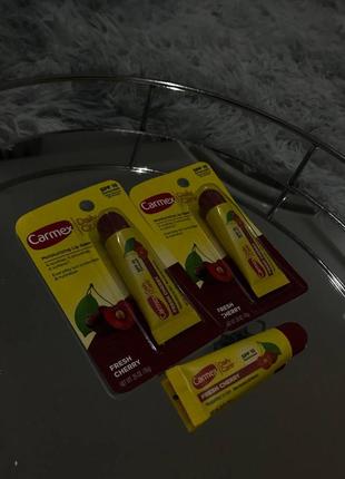 Carmex с вишней1 фото