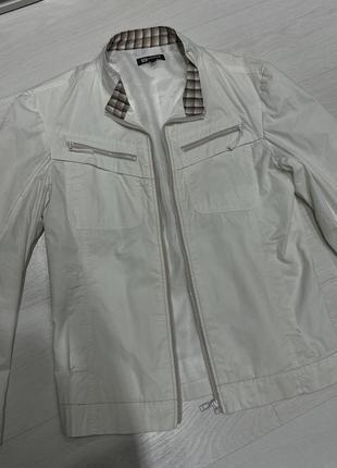 Вітровка чоловіча біла monton