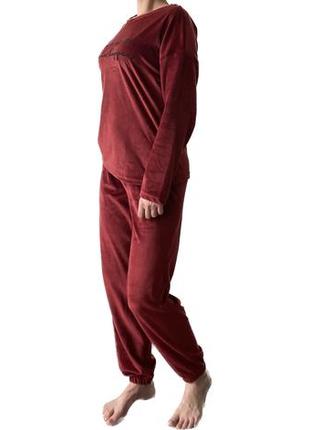 Мягкий велюровый костюм домашний с длинным рукавом бордового цвета4 фото