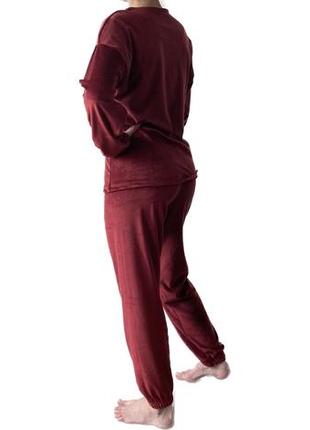 Мягкий велюровый костюм домашний с длинным рукавом бордового цвета2 фото