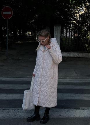 Стеганое осеннее длинное пальто на кнопках, женское удлиненное пальто деми с капюшоном5 фото