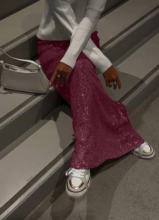 Женская невероятная длинная бордовая элегантная современная стильная юбка люрекс с паэтками 20237 фото