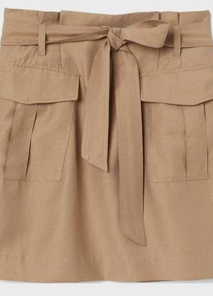 Бежевая юбка с карманами (карго) и пояском1 фото