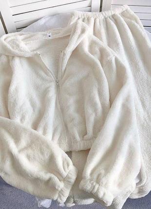 Пижама женская тедди оверсайз кофта с капишоном на молнии брюки свободного кроя на высокой посадке качественная теплая белая бежевая1 фото