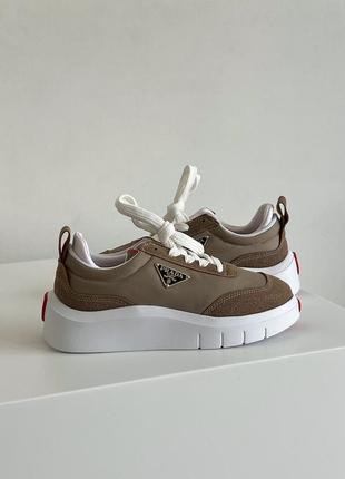 Женские кроссовки prada white/beige