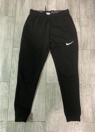 Спортивные штаны nike