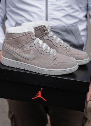 Чоловічі кросівки з хутром nike air jordan 1 grey fur