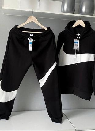 Мужской спортивный костюм от nike