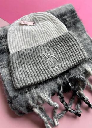 Victoria´s victorias secret виктория сикрет комплект женский (шапка + шарф) plaid scarf & beanie set