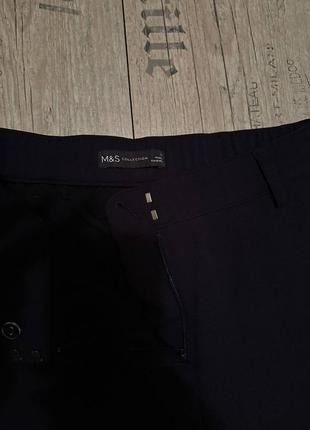 Женские классические темно синие строгие брюки marks & spencer5 фото