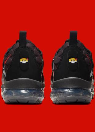 Кросівки чоловічі nike air vapormax plus (dz4857-001)2 фото