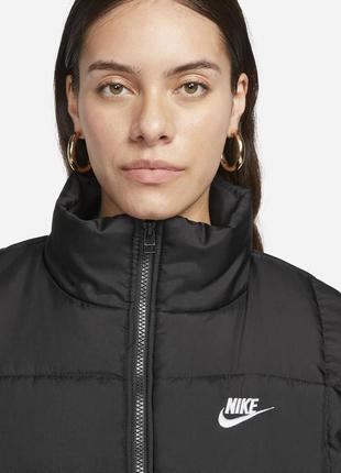 Жилетка жіноча nike sportswear classic puffer therma-fit loose gilet (fb7679-010)3 фото