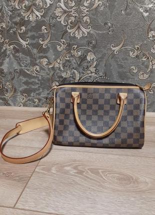 Сумка  из натуральной кожи  и канвы с монограммой louis vuitton