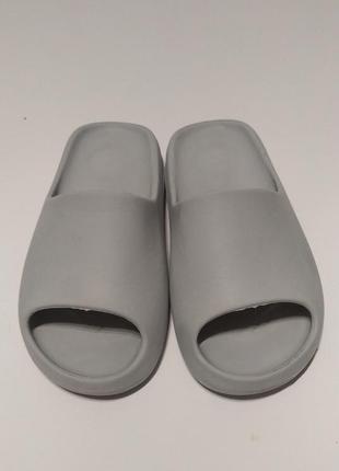 Adidas yeezy slide  32
p5 фото