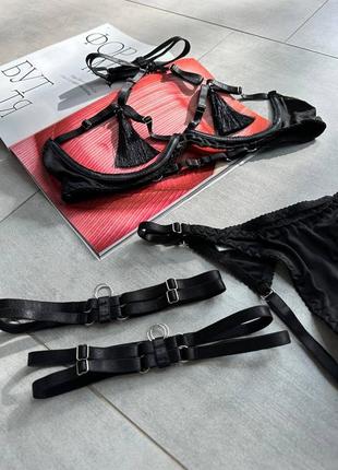 Сексуальное  белье  с открытой  грудью. белье  с доступом. эротическое  белье . комплект для ролевых игор2 фото