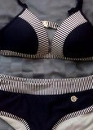 Купальник бікіні-спорт. темно-синій,розмір с. поступаюся