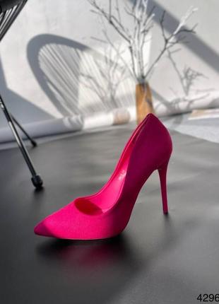 Женские туфли лодочки на высокой шпильке цвета фуксия экозамша с острым носиком 355 фото