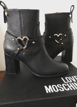 Ботильйони love moschino італія