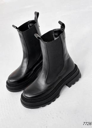 Чорні натуральні шкіряні зимові черевики челсі з резинками на резинках товстій підошві шкіра зима без блискавки трендові стильні