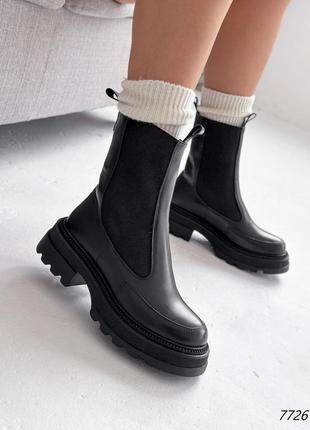 Черные натуральные кожаные зимние ботинки челси с резинками на резинках толстой подошве без молнии кожа зима трендовые толстой подошве6 фото