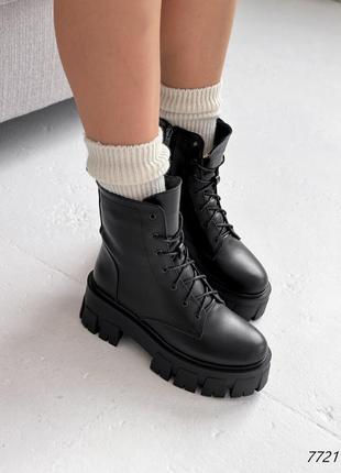 Черные натуральные кожаные зимние ботинки на шнурках шнуровке тракторной подошве платформе кожа зима10 фото