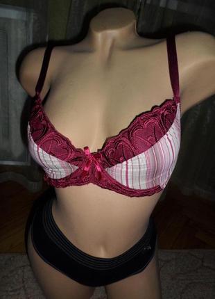 Бюстгалтер 85с