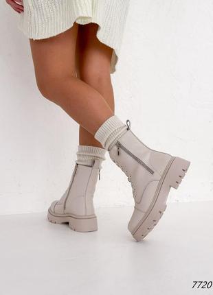 Світло бежеві натуральні шкіряні зимові черевики на шнурках шнурівці товстій підошві з блискавкою збоку айворі шкіра зима беж6 фото