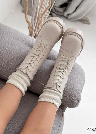 Світло бежеві натуральні шкіряні зимові черевики на шнурках шнурівці товстій підошві з блискавкою збоку айворі шкіра зима беж8 фото