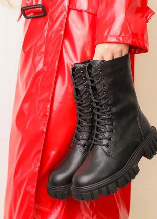 Трендовые черные зимние женские высокие ботинки,берцы, на высокой подошве кожаные с мехом на зиму7 фото