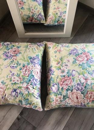 Подушки 2 шт 70*70 пиров<unk> я