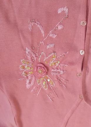 Розовая кофта с цветами1 фото